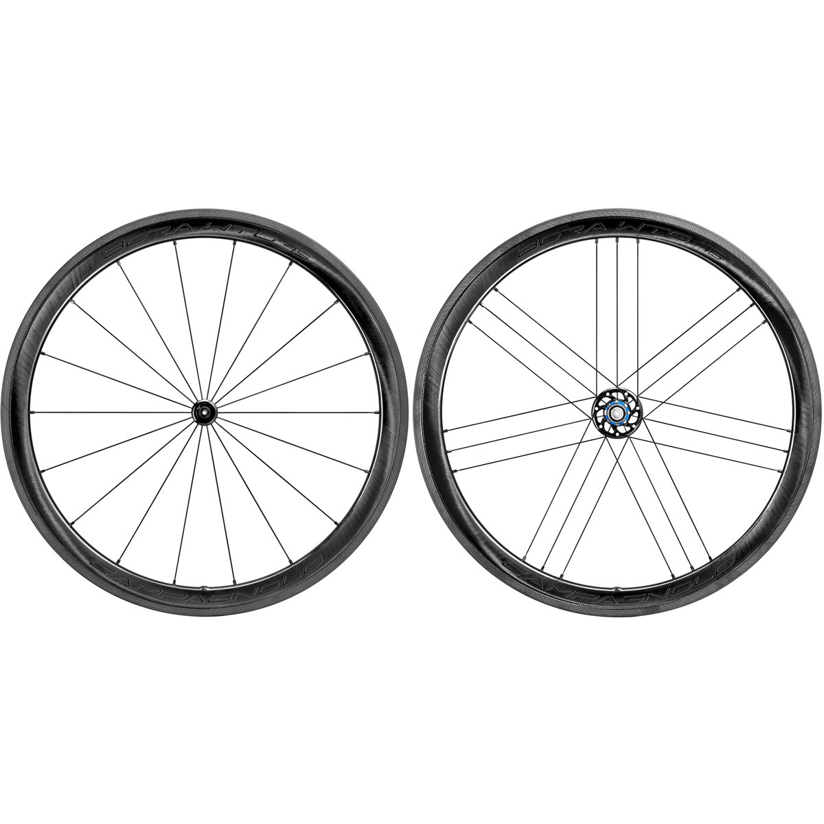 Campagnolo-Bora-WTO-45-Wheelset-28.jpg Paire de roues Campagnolo Bora WTO 45 - 28" | Carbone | 2-Way Fit - QR 100/130 - Noir – Image 1